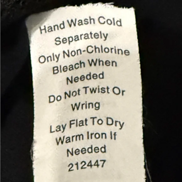 CAbi Lattice 2-piece set, a sheer, V-neck, cap-sleeve overblouse, floral Sz. M - Picture 4 of 4